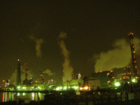 西水江バス停から見える工場夜景