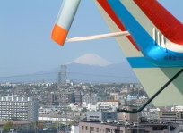 遠くに見える富士山