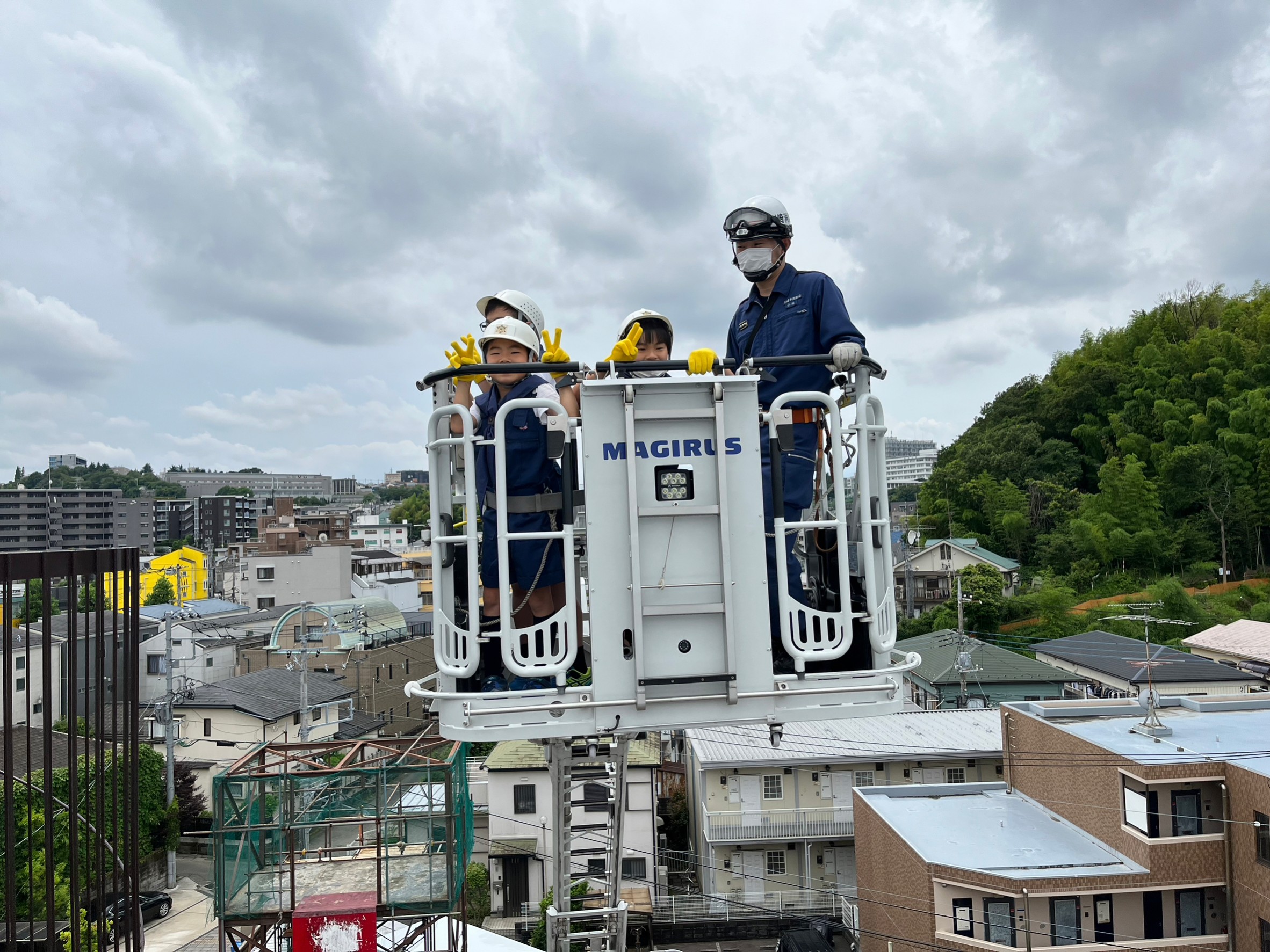 はしご車搭乗体験