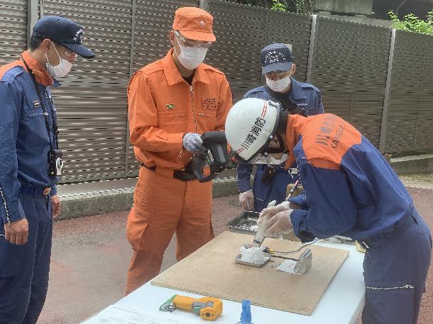 屋外で実験をすることも