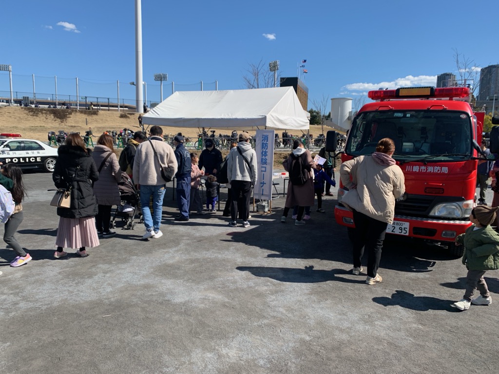 消防車も展示しました