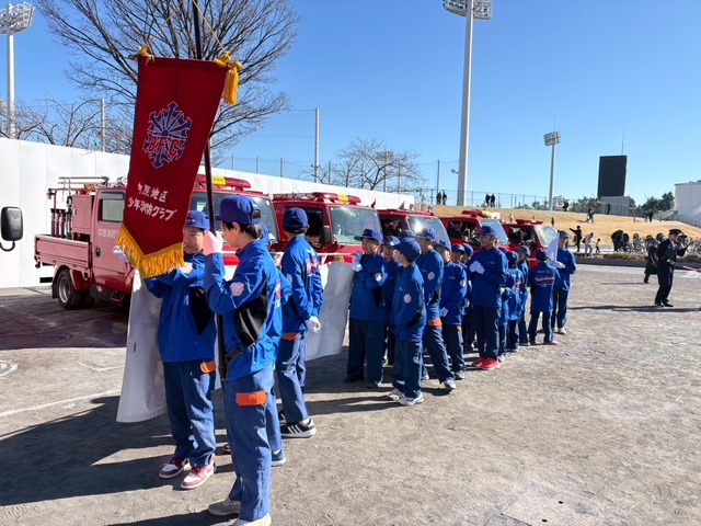 行進前のクラブ員の写真