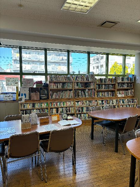 学校図書館内の画像(2)