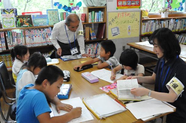 みた・まちもり寺子屋　学習支援の様子2