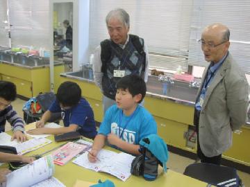 寺子屋いなだ　学習支援の様子6