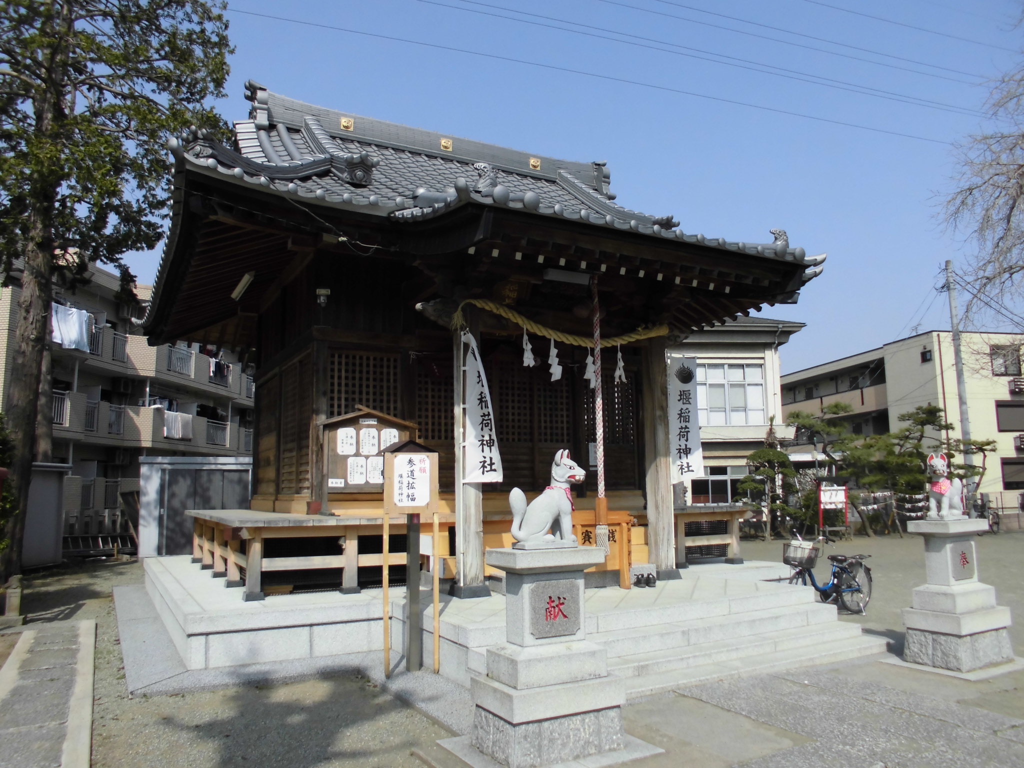 堰稲荷神社社殿