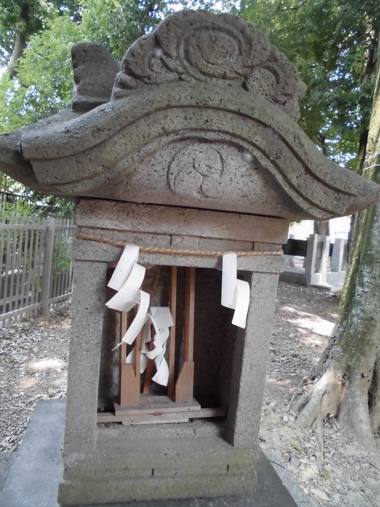 中野島稲荷神社祠（嘉永6年銘）