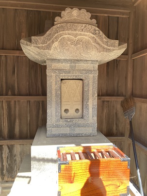 本村稲荷神社祠