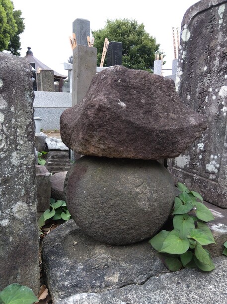 影向寺の五輪塔