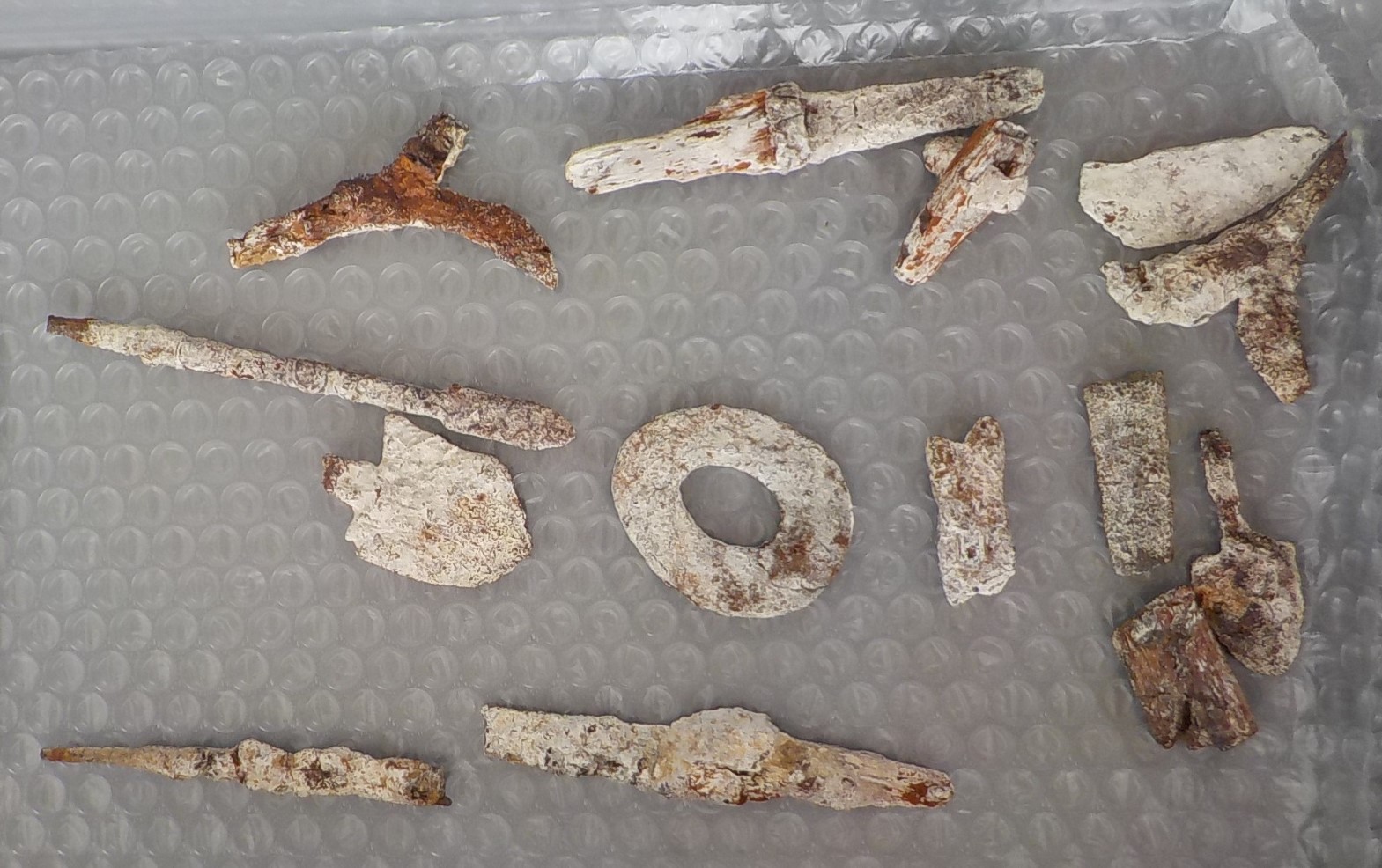 鉄製品が白く変色してしまった