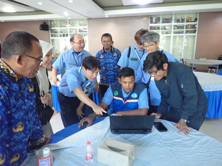 海外での技術協力風景