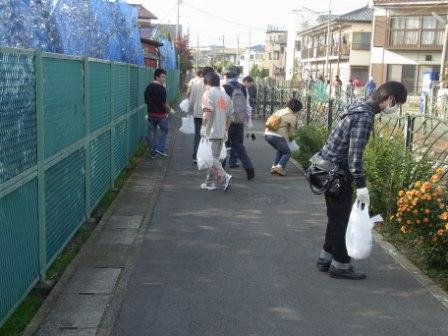 二ヶ領用水沿いの清掃活動