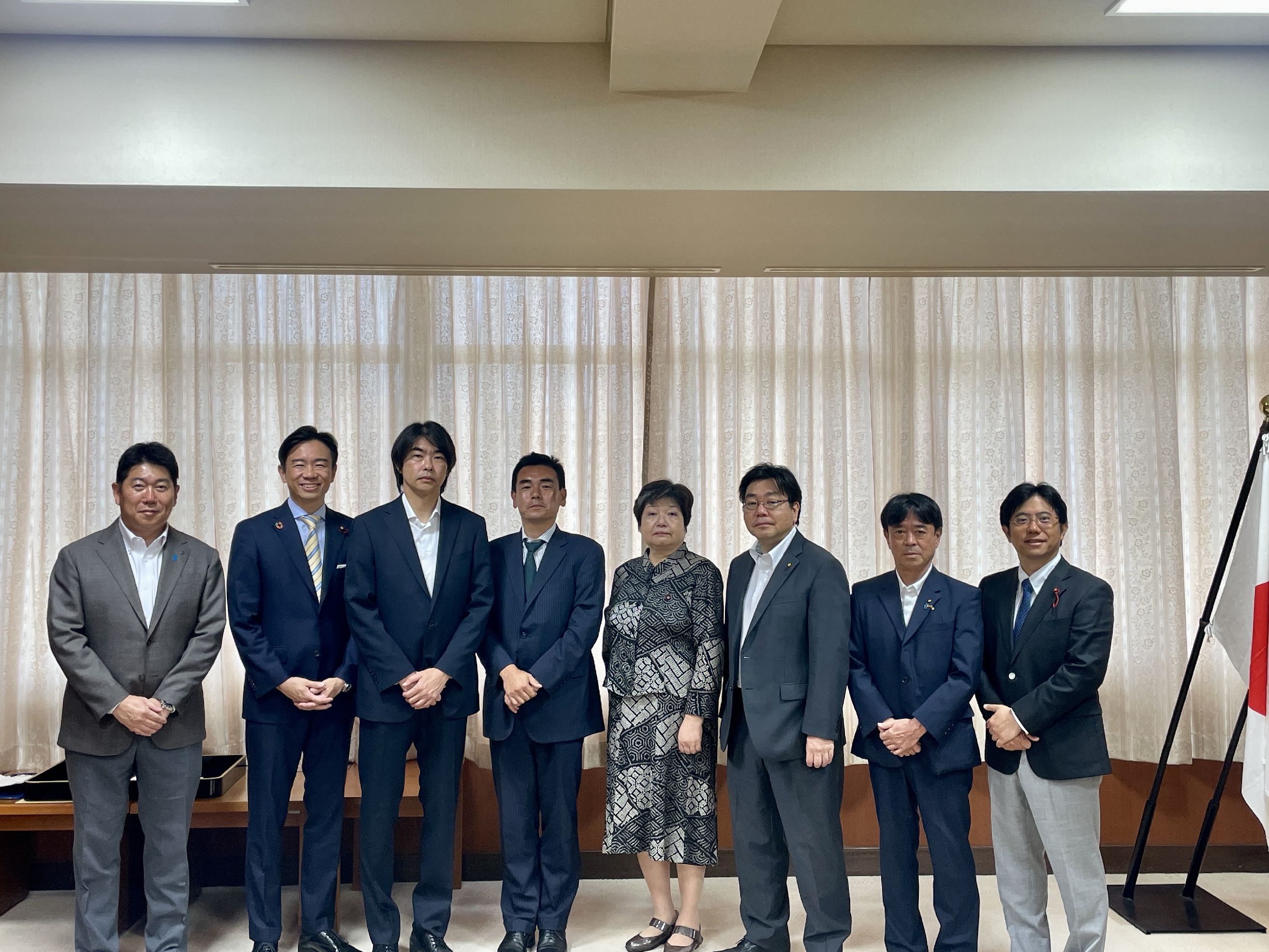 永年勤続議員表彰及び感謝状伝達式の集合写真