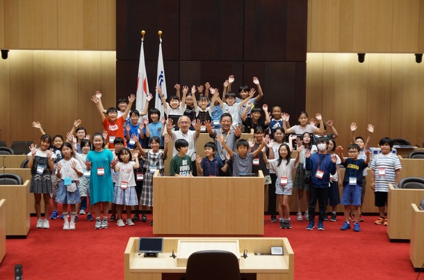 議長・副議長と記念撮影