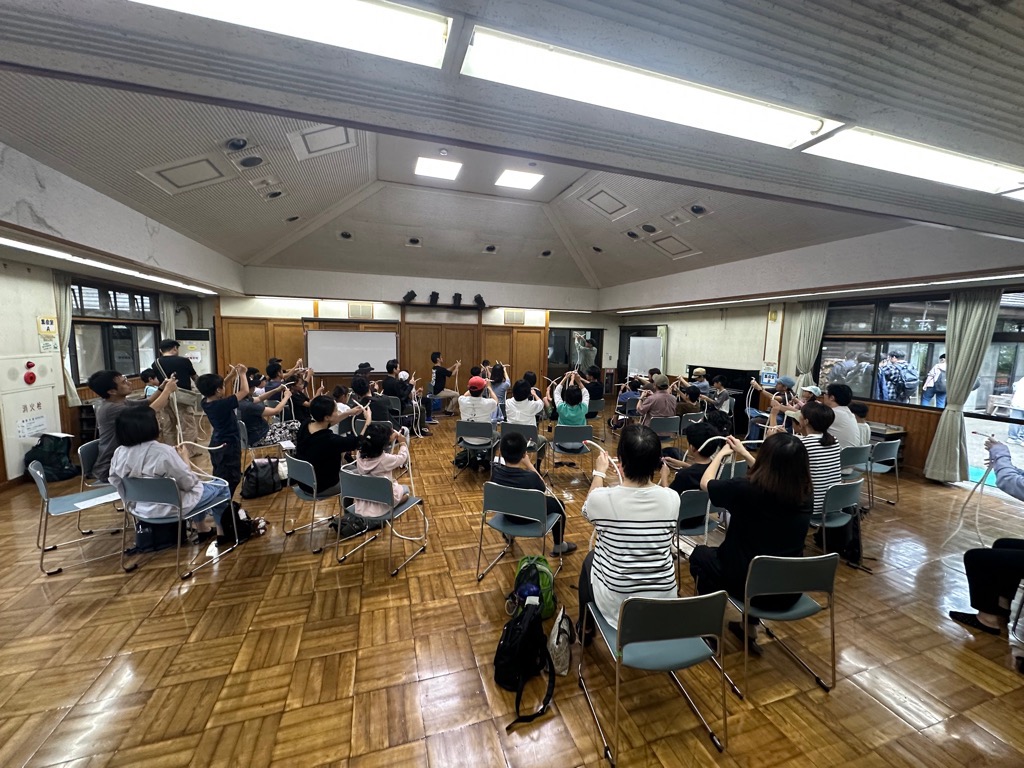 みんなでロープワークに挑戦しました。