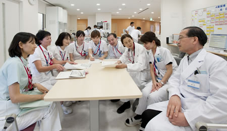 糖尿病内分泌内科スタッフ会議の写真