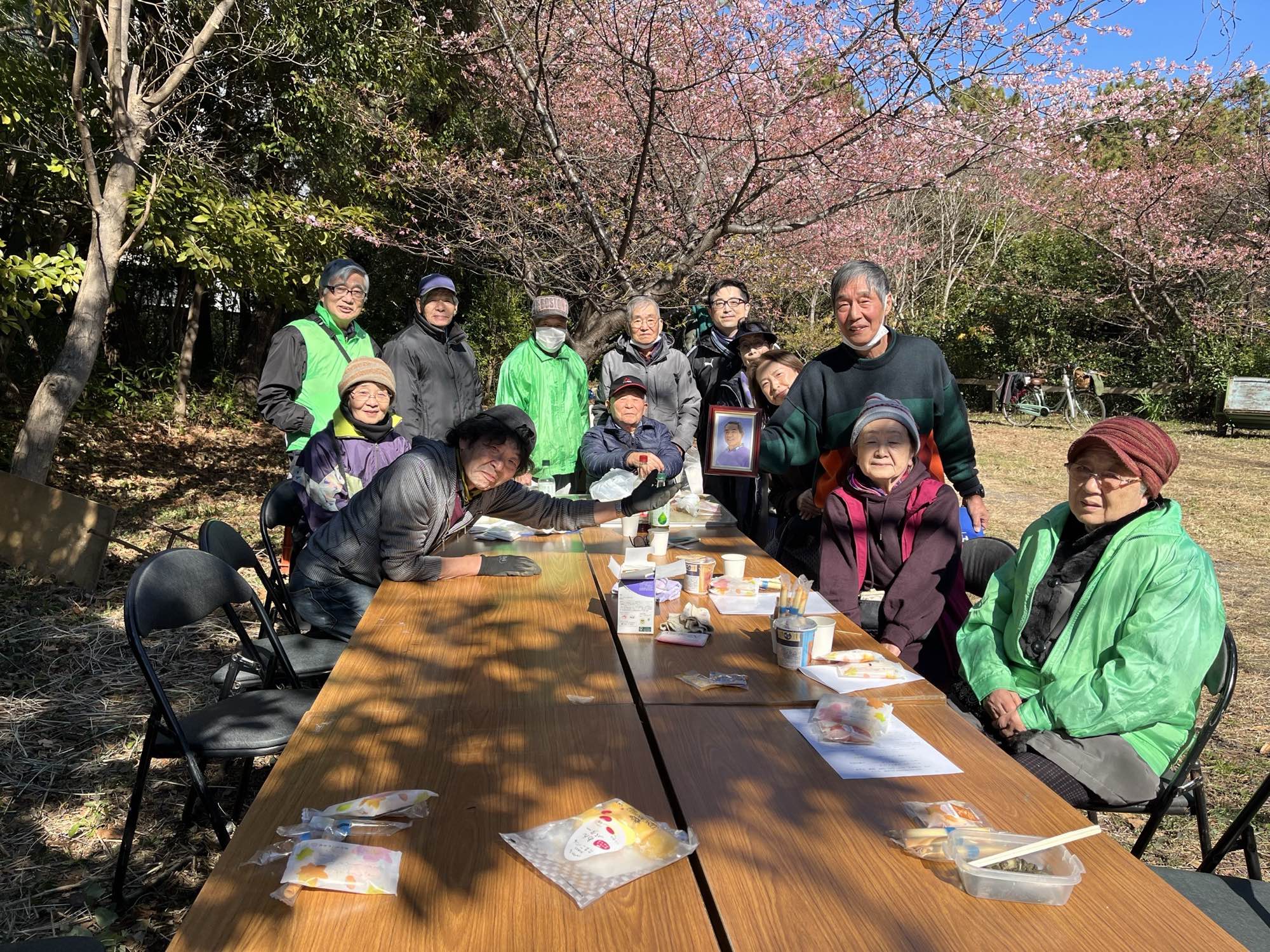清掃活動のあとのお疲れ様会の風景