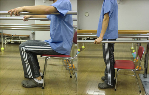 立ち上がり練習の写真