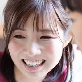 保育士と子ども