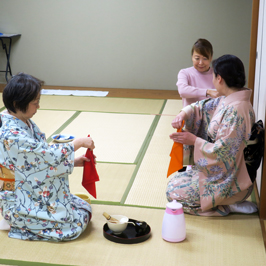 川崎マリエンで茶道教室開講