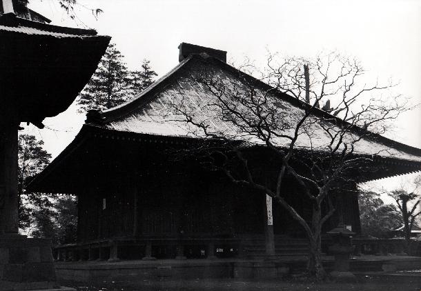 初雪の日の影向寺