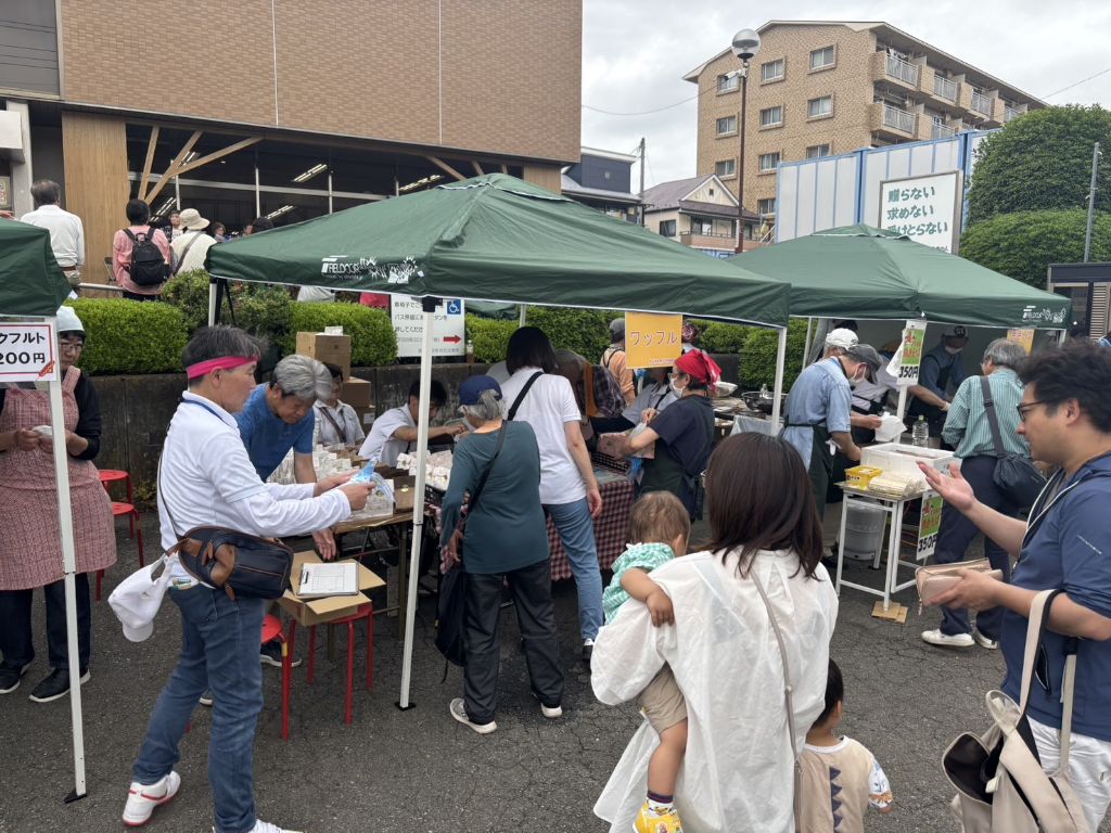 昨年度開催の様子　飲食販売