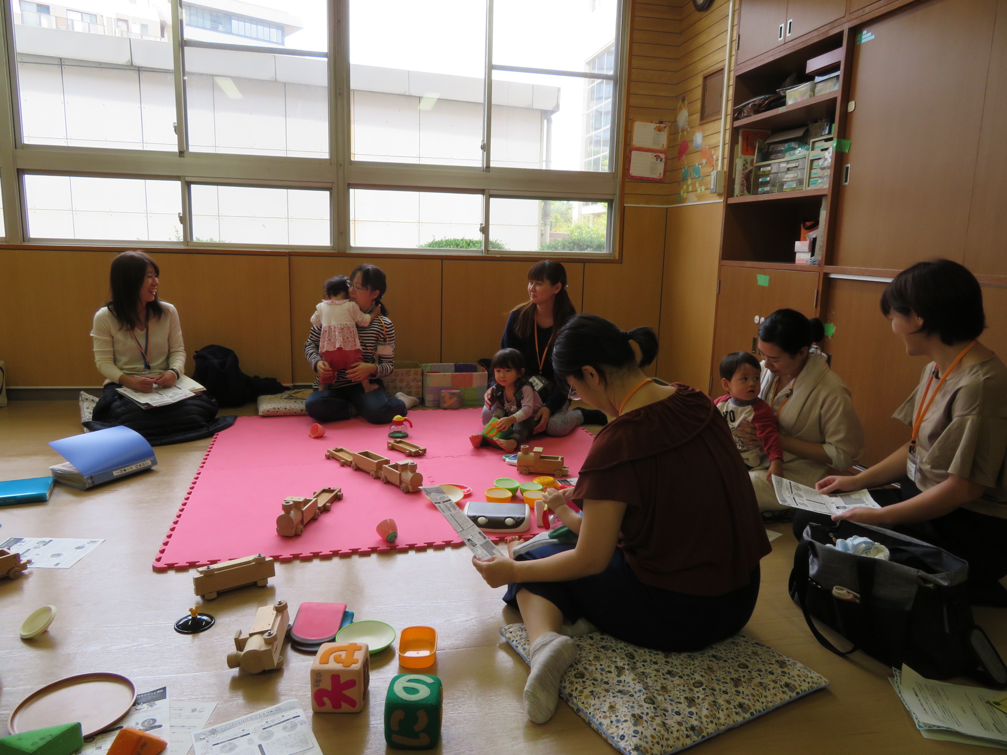 編集会議風景（2019年10月撮影）