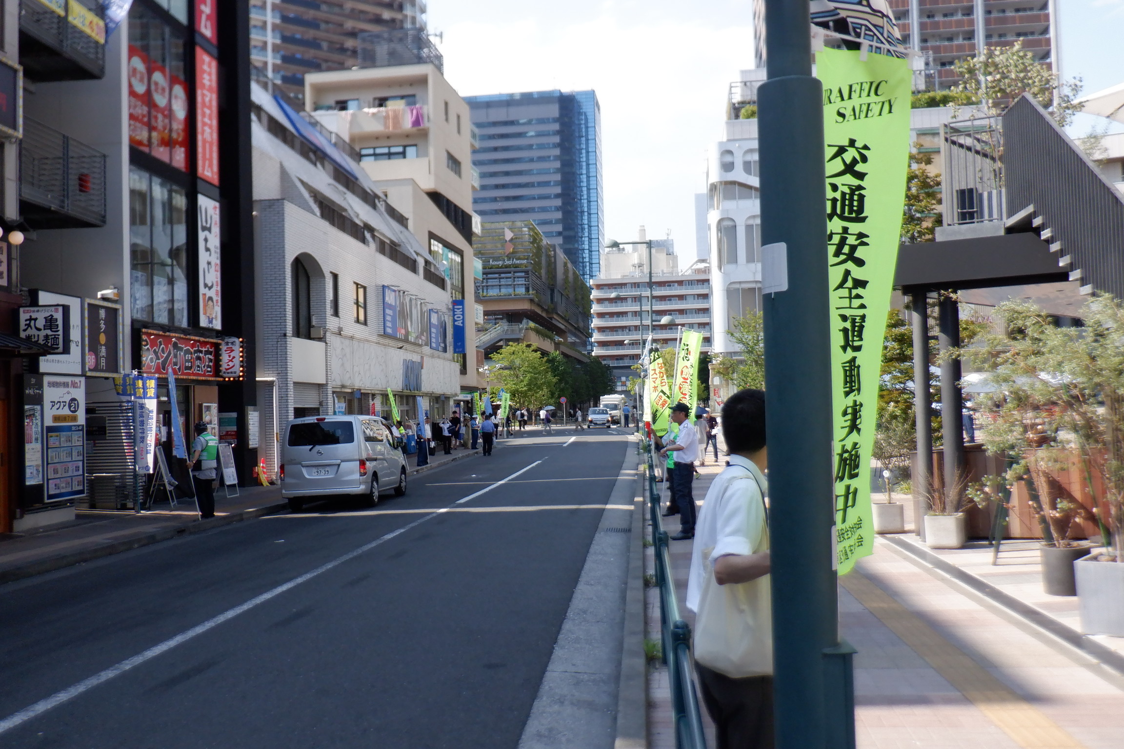 夏の交通事故防止運動の様子