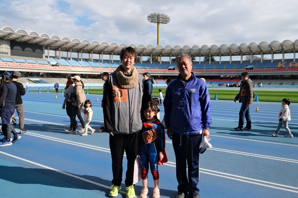 チャレンジラン仮装賞贈呈の様子