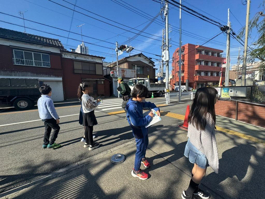 地域を探索する様子