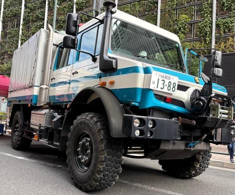 「ウニモグ」が展示された様子