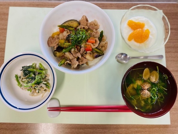 いろどり野菜のゴマみそ丼レシピ