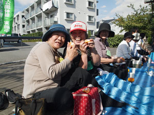 写真　笑顔もさらにほころびます