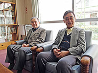 写真　実施委員長の森さん(右)と副委員長の大塚さん(左)