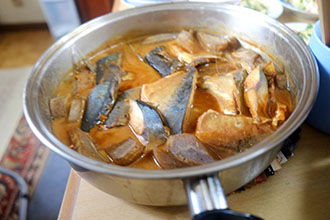 写真　今日のメインはサバの味噌煮