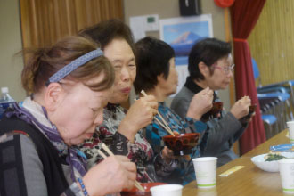 写真　高齢者も大満足