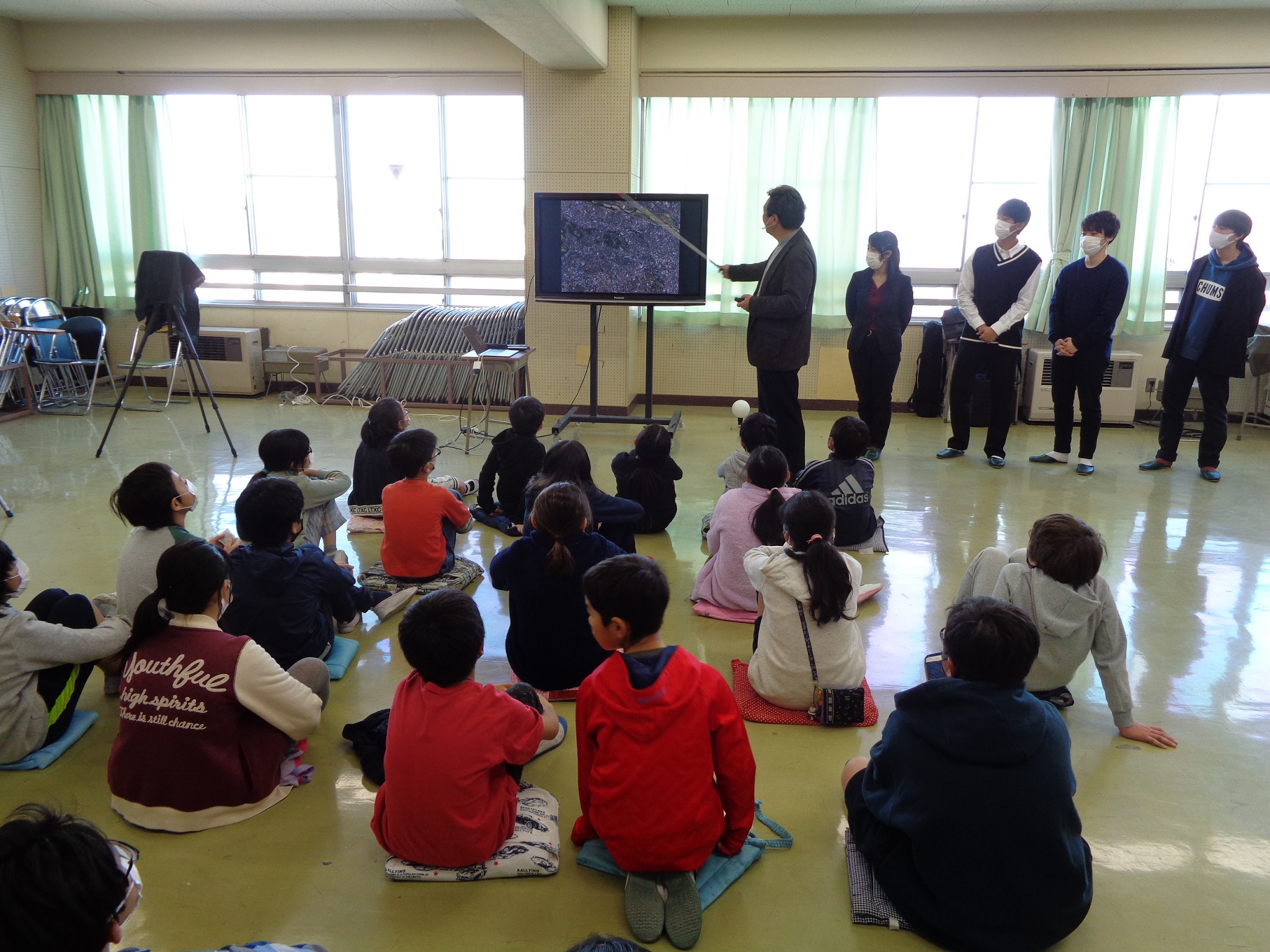 小学校での出張授業