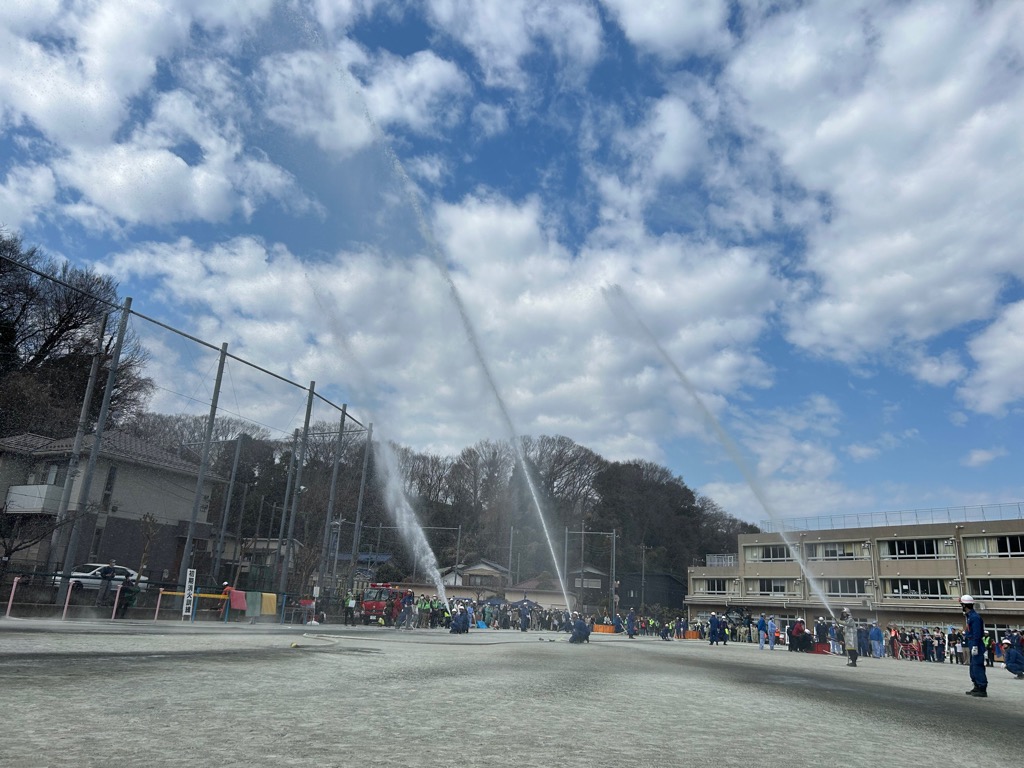 消防団の一斉放水があるよ